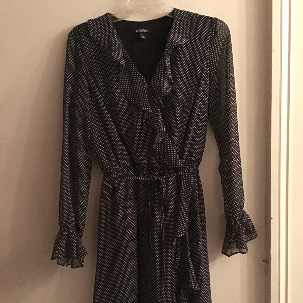 Roz & Ali Wrap Style Dress Size 4 Black